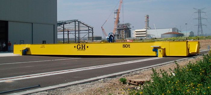 Rail vehicle transfer carts for cranes