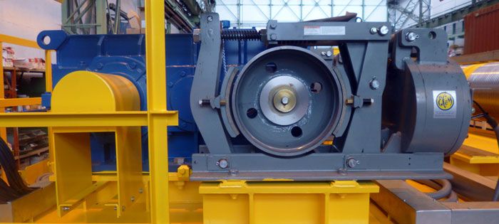 Centrifugal safety brakes for cranes